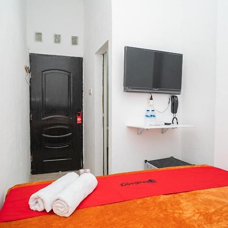 Hotel Reddoorz @ Aralia Harapan Indah Pulokendal Exterior foto