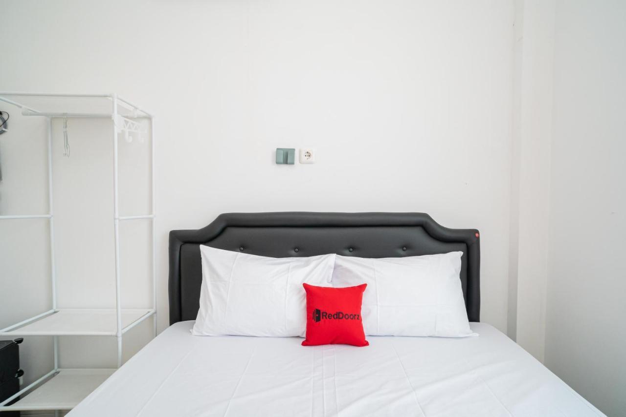 Hotel Reddoorz @ Aralia Harapan Indah Pulokendal Exterior foto